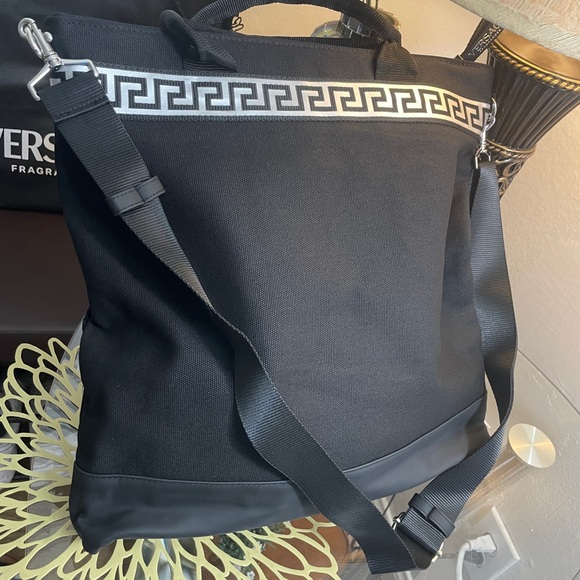 Versace - Picture 10 of 15